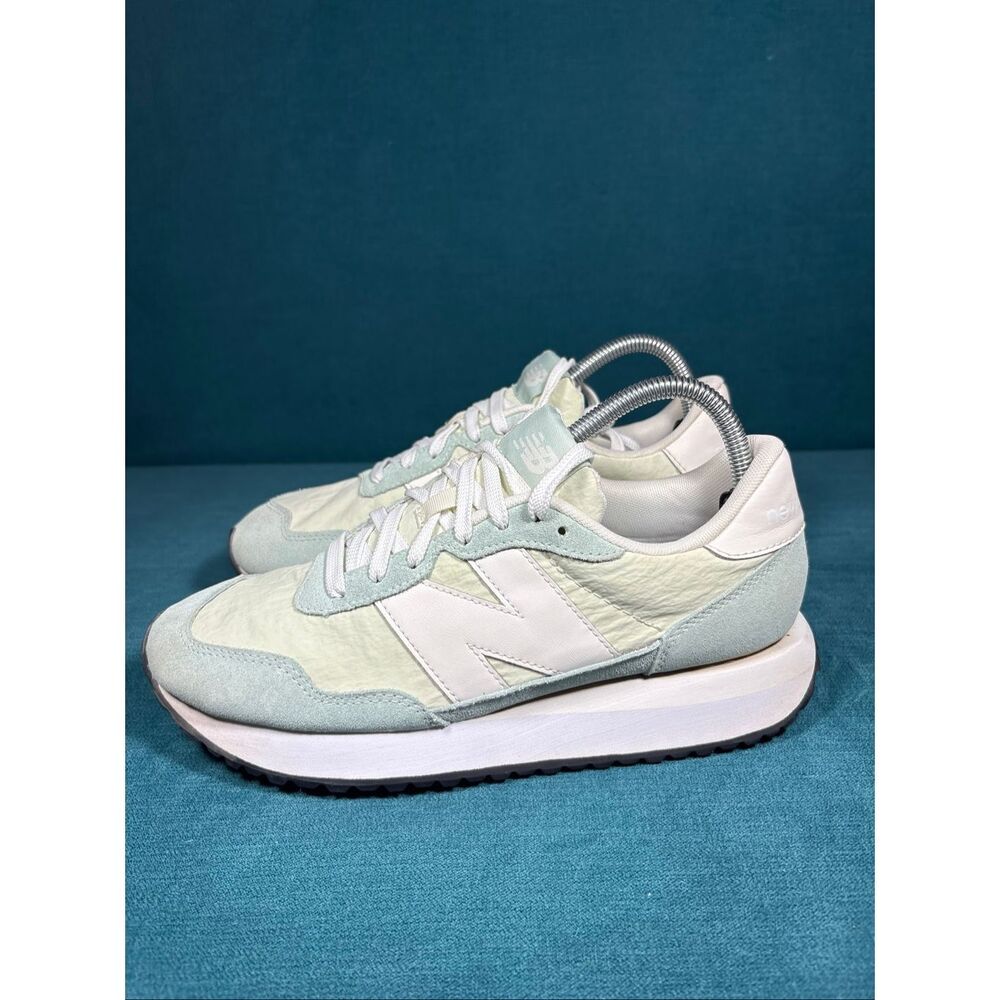 New Balance 237 Mint Green White Women's Size 9